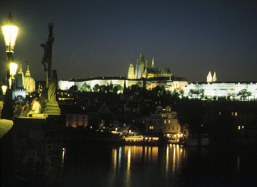 pont Charles la nuit