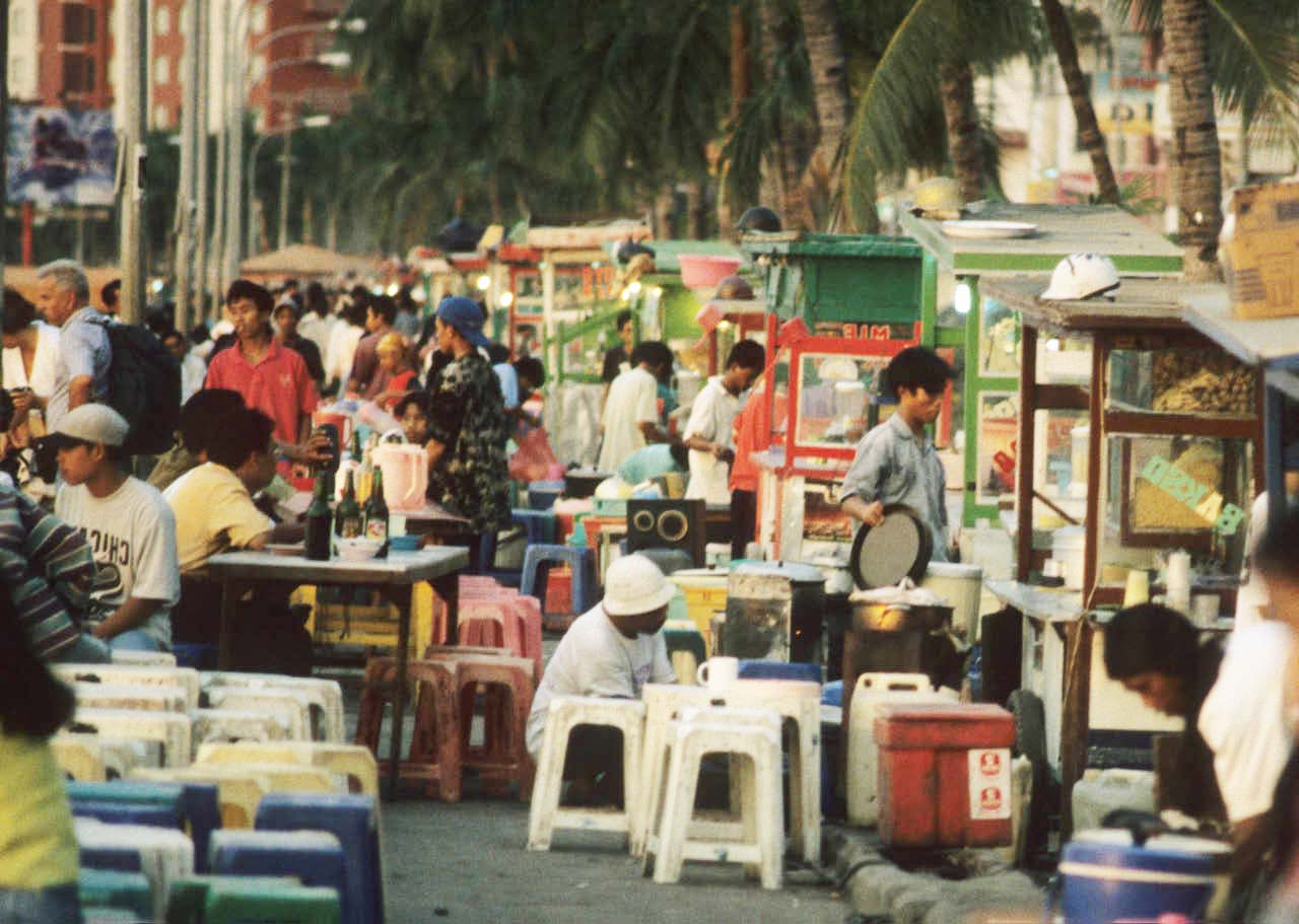 beaucoup de Bugis vivent a Makassar (Ujung Pandang) beaucoup de Bugis vivent a Makassar (Ujung Pandang)