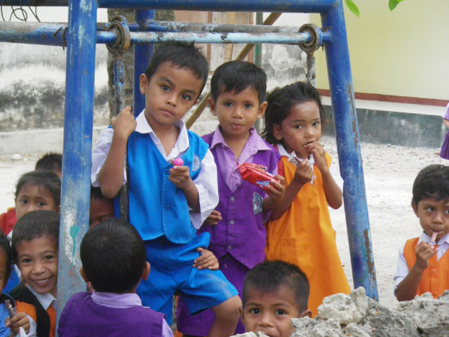 Enfants des écoles a Roti roti_enfants-1
