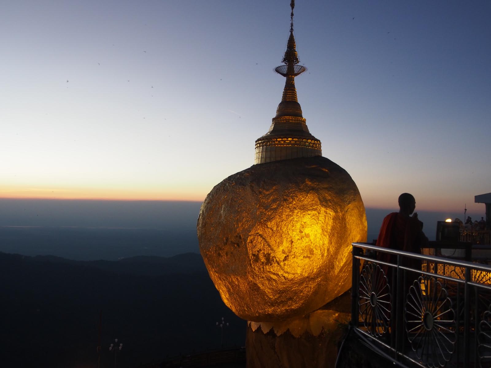 rocher d'Or (Kyaikhtiyo) rocher d'Or (Kyaikhtiyo)